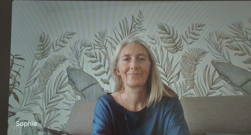 Sophie Ame en visio lors d'un accompagnement Voies plurielles qui allie magnétisme et coaching à distance